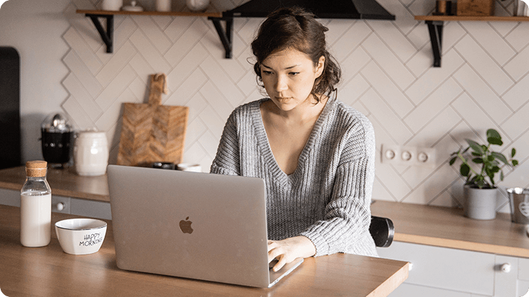 woman on laptop