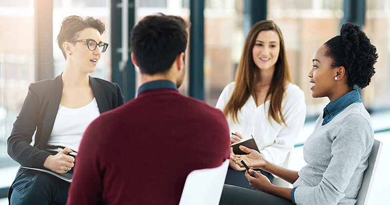 group-colleagues-having-meeting 